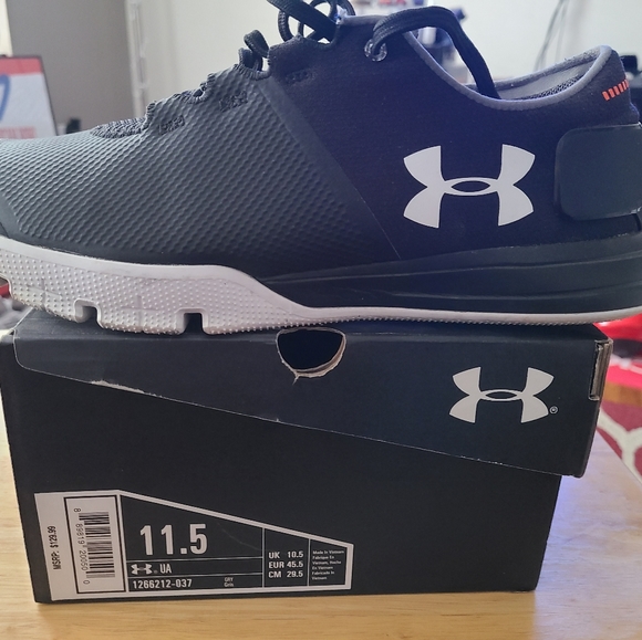 UNDER ARMOR BASKETBALL SHOE 11.5 - Picture 1 of 5
